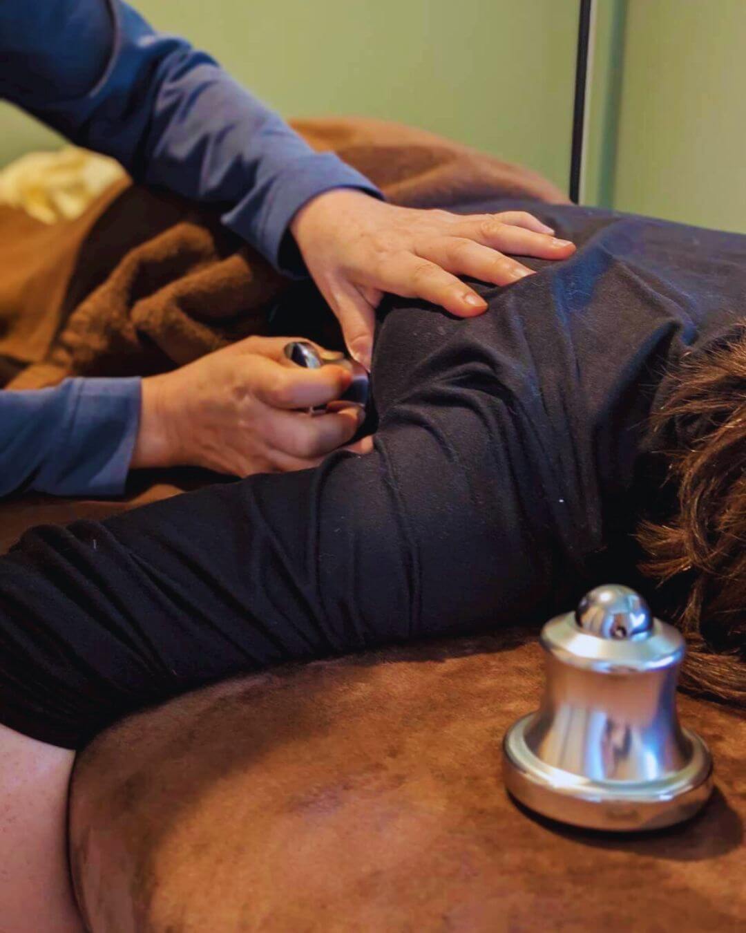 ネオヒーラー施術風景4 (1) ネオヒーラー施術風景4